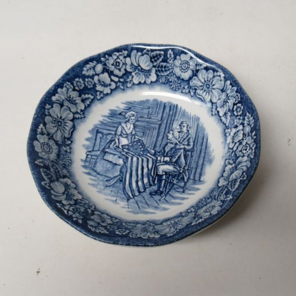 Staffordshire China England Betsy Ross LIBERTY BLUE 4 7/8 Inch Fruit Bowl - Picture 2 of 4